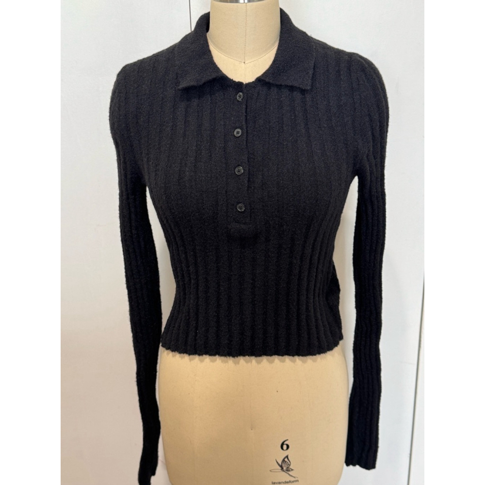 American Eagle Black Long Sleeve ribbed cropped button front sweater Size M